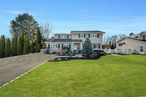 26 Glen Ln, San Remo, NY 11754-1304