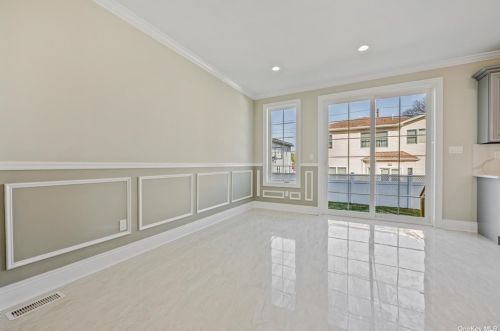 161 Lucille Ave, Floral Park NY  11003-2723 exterior