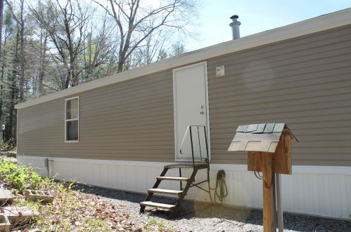 25 Warner Rd, Henniker NH  03242-3168 exterior