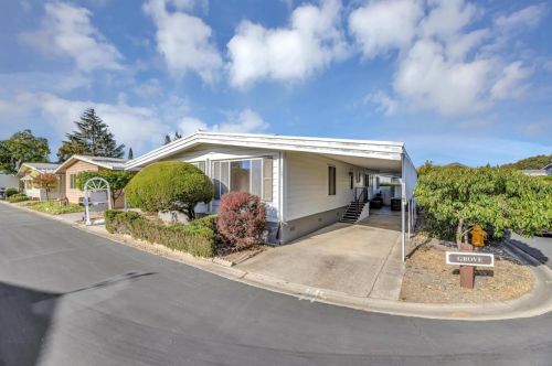 127 Grove Dr, Morgan Hill, CA 95037-6104