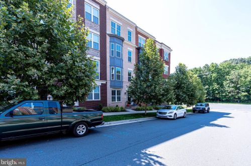 1983 Roland Clarke Pl, Herndon, VA 20191-1407