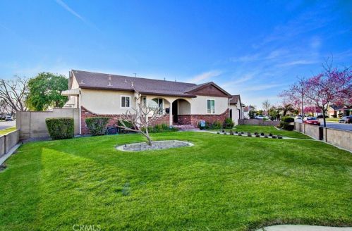 5207 Stevely Ave, Lakewood CA  90713-2114 exterior