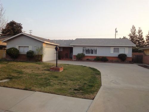 833 Kanai Ave, Porterville, CA 93257-4297