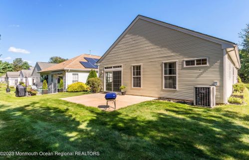 6 Springtide Rd, Lakewood NJ  08701-7510 exterior