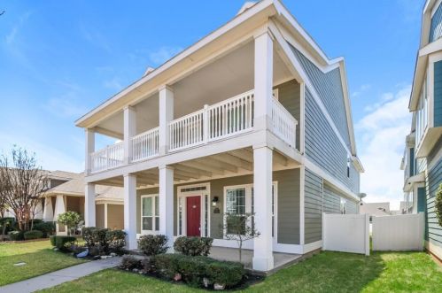 9020 Waterman Dr, Aubrey, TX 76227-5757