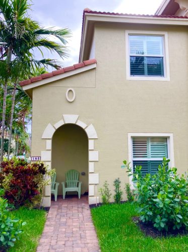 183 Monterey Bay Dr, Boynton Beach, FL 33426-8438