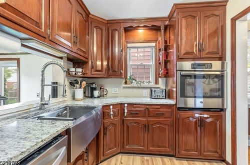 21 Roger Ave, Cranford NJ  07016-2714 exterior
