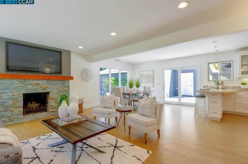 4 Loma Vista Dr, Orinda CA  94563-2213 exterior