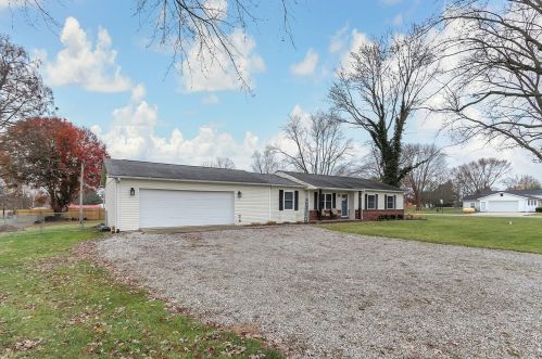 5190 Carnes Rd, Carroll, OH 43112-9427