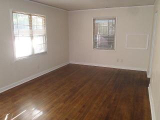 4090 Meadow Dr, Memphis TN  38111-7242 exterior