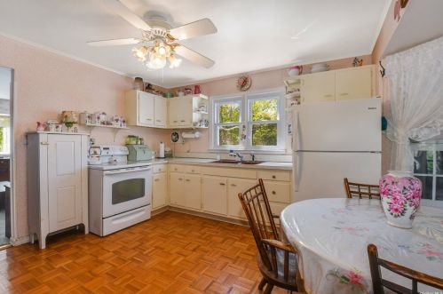 11 Rambling Rd, Northport NY  11768-2315 exterior