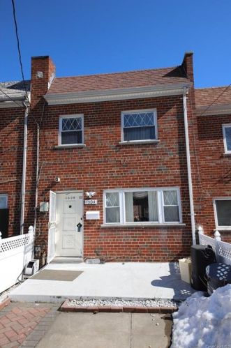 1004 Throggs Neck Expy, Bronx, NY