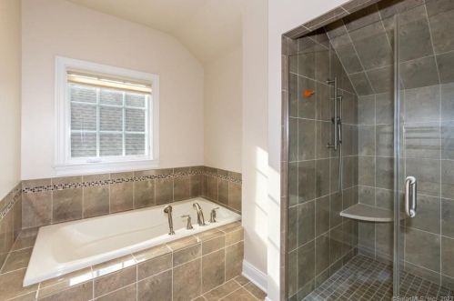 18 Heron Pond Rd, Essex CT  06426-1466 exterior