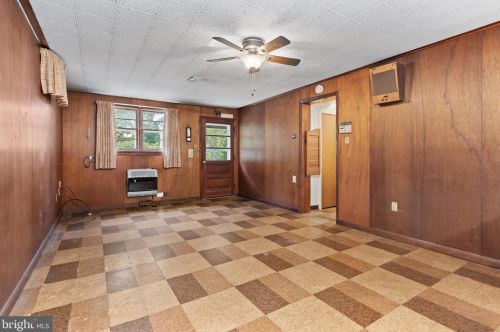 355 7 St, Harrisburg PA 17113-2012 exterior