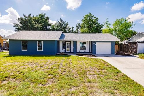 4984 17th Pl, Naples, FL 34116-5702