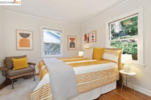 1906 Hoover Ave, Oakland CA  94602-1922 exterior