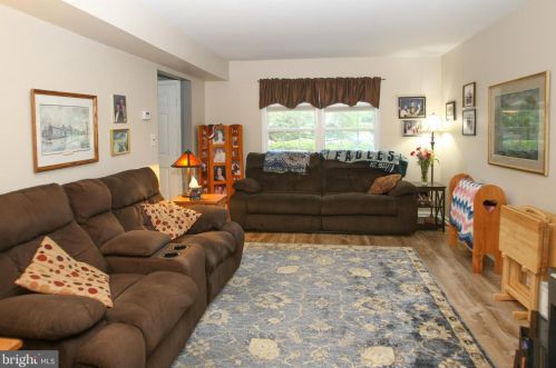 11 Hummock Ct, Wilmington, DE 19803-4822
