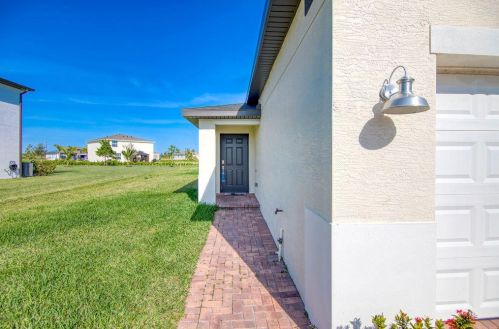 12985 Copper Creek Dr, Fort Pierce FL  34987 exterior