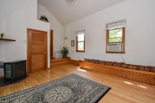 38 Noble St, South Kingstown RI  02882-3941 exterior