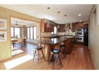 8012 Rhode Island Cir, Minneapolis, MN 55438-1195
