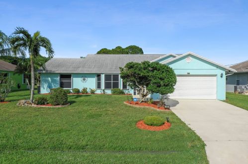 560 Nome Dr, Fort Pierce, FL 34984-8943