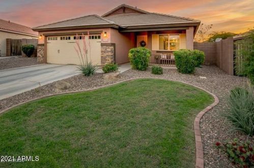 7958 Sorrell Ln, Gilbert, AZ 85298-7466