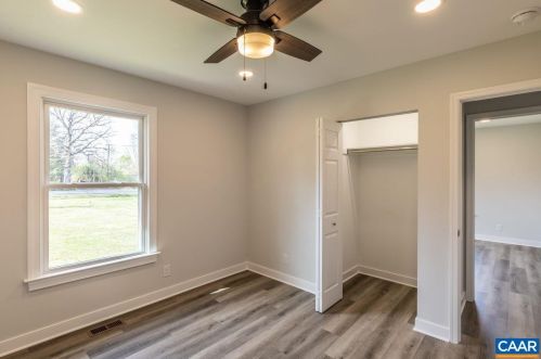 2514 Thomas Jefferson Pkwy, Bybee VA  22963-4808 exterior