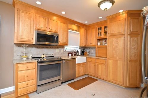 181 French St, Bristol CT  06010-5554 exterior