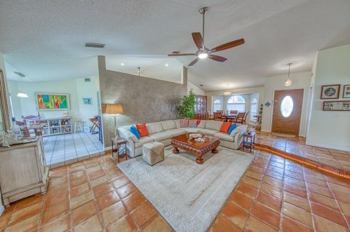 47 Tina Maria Cir, Daytona Beach FL  32127-7029 exterior