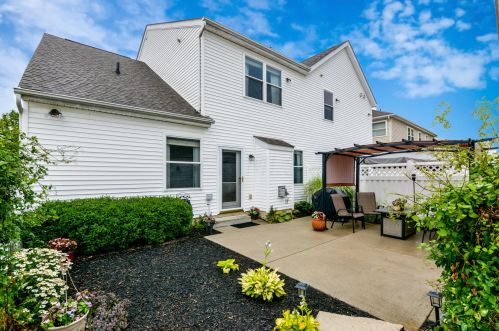 4704 Trumhall Dr, Darbydale OH  43123-8127 exterior