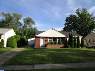 204 Russell Ave, Barrington, NJ 08007-1222