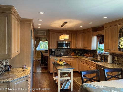 1654 Rogers Ct, Belmar, NJ 07719-3863
