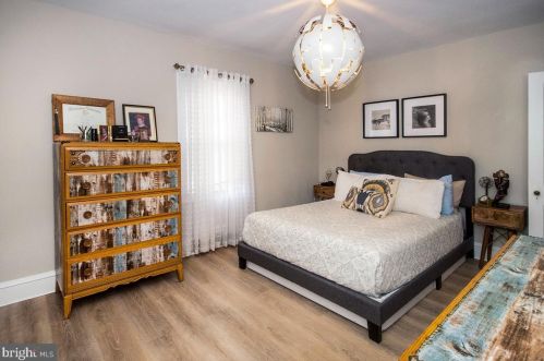 221 Kings Hwy, Camden NJ  08106-1616 exterior