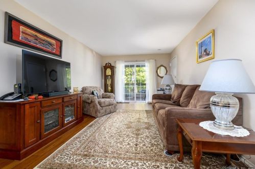 273 Bridge St, Stamford, CT 06905-4454