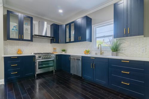 2726 Beverly Rd, Milwaukee WI  53211-2438 exterior