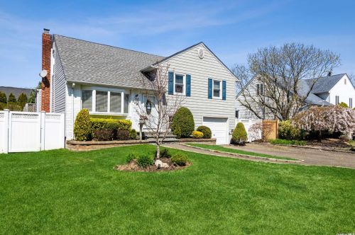 3681 Sarah Dr, North Wantagh, NY 11793-1635