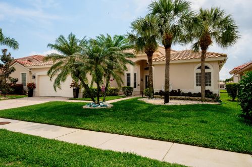 6760 Catania Dr, Boynton Beach, FL 33472-7356