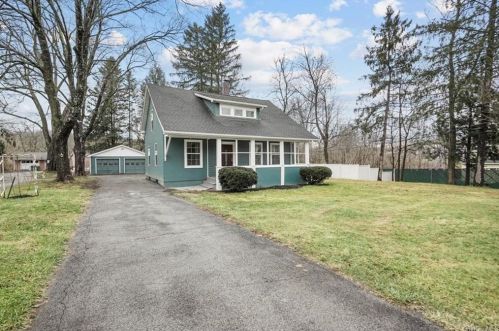 1693 Main St, Pleasant Valley, NY 12569-7626