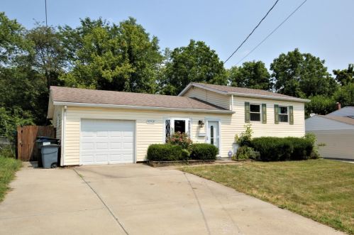 3252 Deshler Dr, Cincinnati, OH 45251-2133