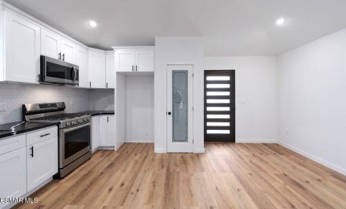 14363 Collins St, Van Nuys CA 91316-1030 exterior