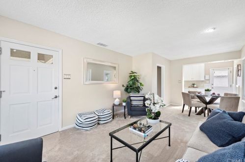6546 Clybourn Ave, North Hollywood CA  91606-2730 exterior