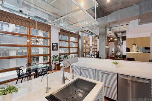 877 Island Ave, San Diego, CA 92101-7116