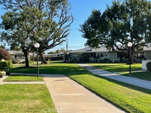 1470 Homewood Rd, Seal Beach CA  90740-4684 exterior