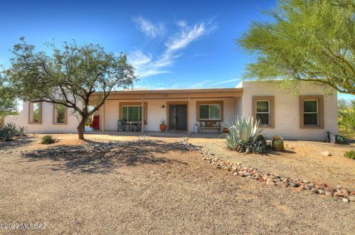 2311 Tanque Verde Cir, Tucson, AZ 85749-8212