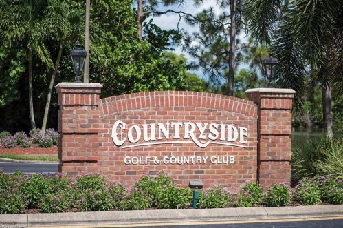 425 Countryside Dr, Naples FL  34104-6723 exterior