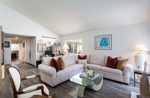 16670 Bernardo Oaks Dr, San Diego CA  92128-2837 exterior