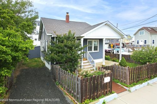 16 Cornwall St, Monmouth Hills, NJ 07732-1750