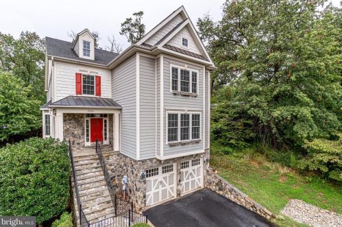 6906 Willow St, Falls Church, VA 22046-2220