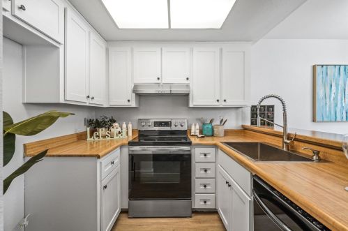 1091 Tekman Dr, San Jose CA  95122-4211 exterior