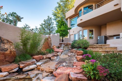 12 Linda Vis, Sedona AZ 86336-5067 exterior